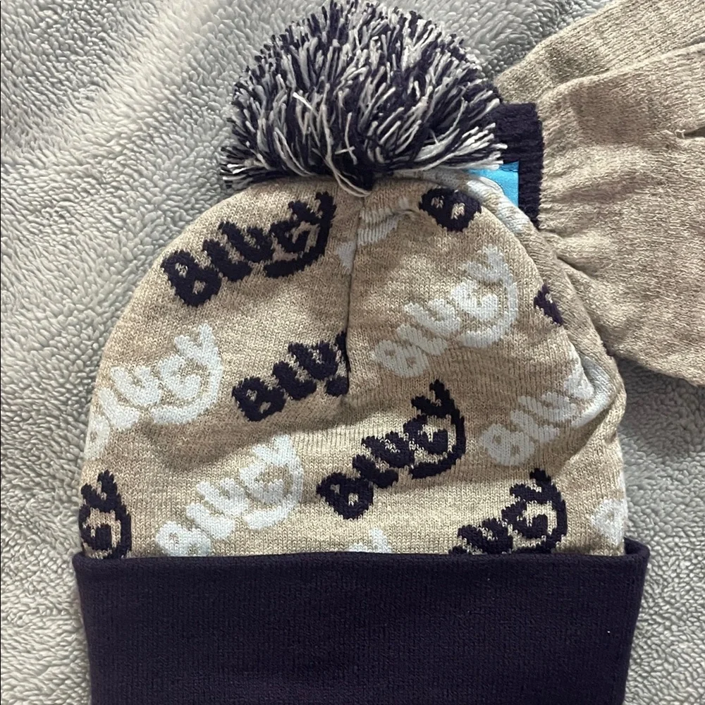 NWT Bluey Kids Knit Beanie and Gloves Set
